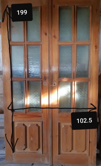 Продам двустворчатые двери.