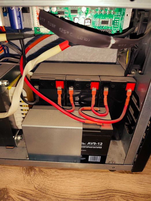 UPS SVC PTL-3K-LCD  2100Ватт