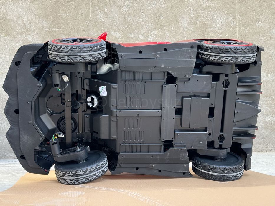 Детская машина Lamborghini Veneno с MP4 экраном и пультом | 3-6 лет