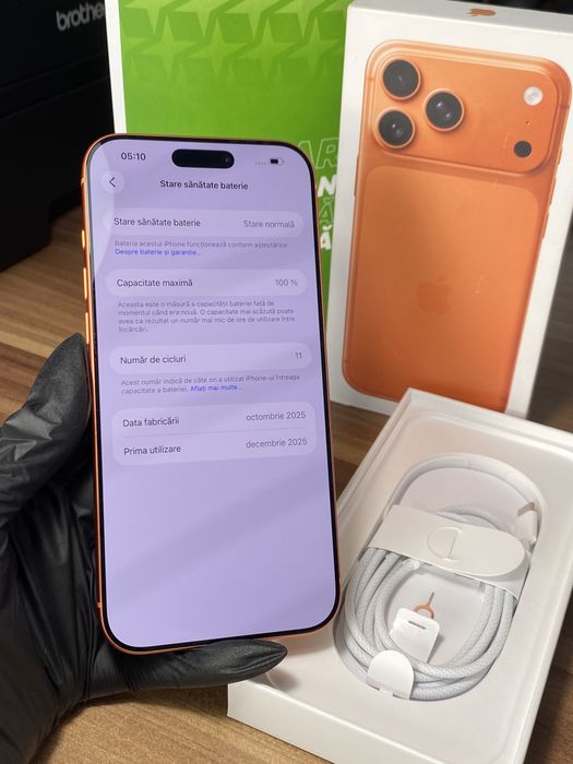 iPhone 17 Pro Max • 256 GB • Cosmic Orange