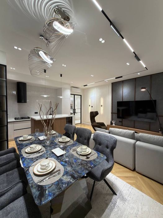 4/8/11 109кв+балкон квартира в ЖК City Life Ор Piramit Tower