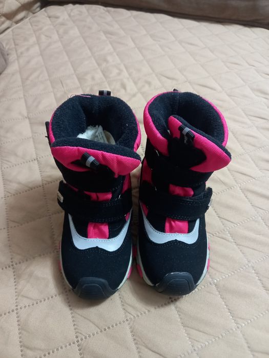 Продаётся детская зимняя обувь для девочек