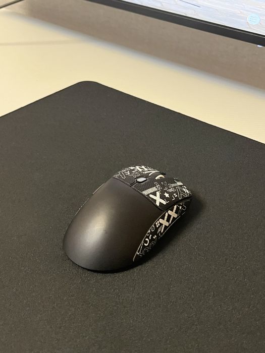 Продам мышку Attack Shark r1 черную