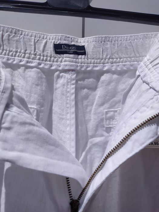 Pantaloni scurți din in.