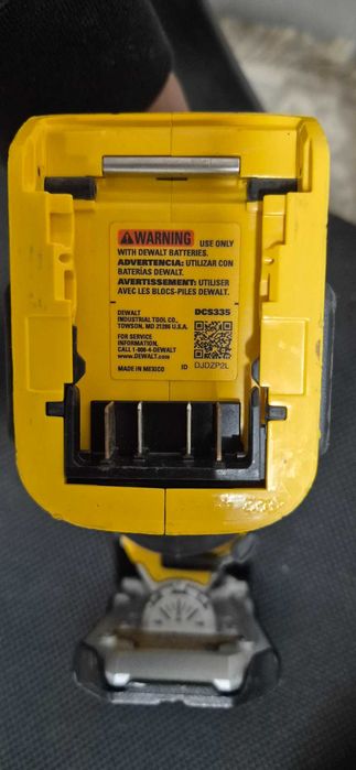 Лобзик Dewalt DCS335