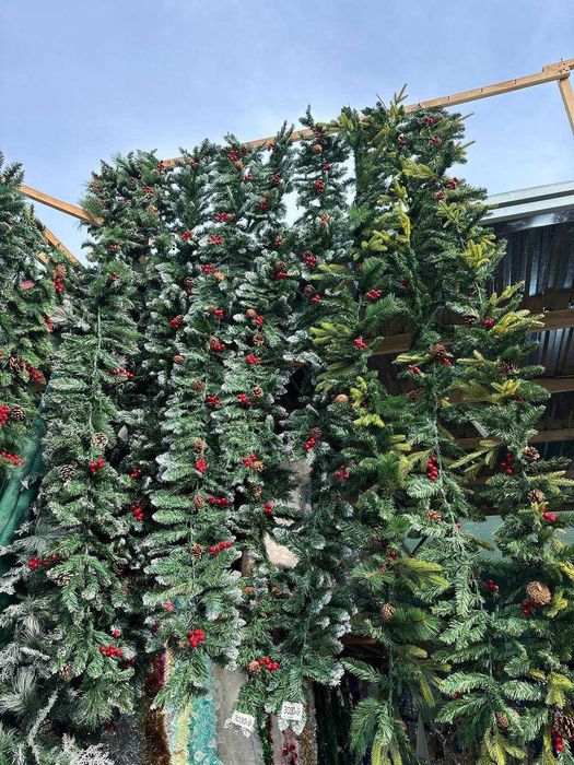 Ёлки и гирлянды для Нового Года