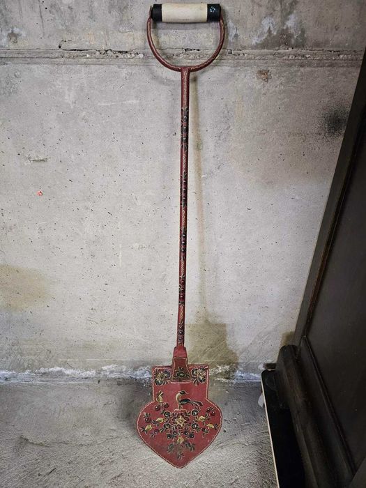 Шкафче с плот от мрамор