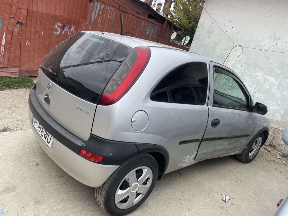 Vand opel corsa.