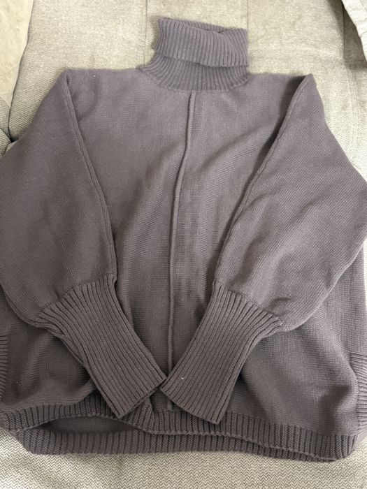 Продам женский свитер