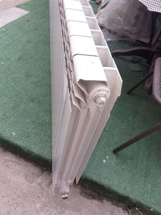Vând calorifer aluminiu 30 elemenți