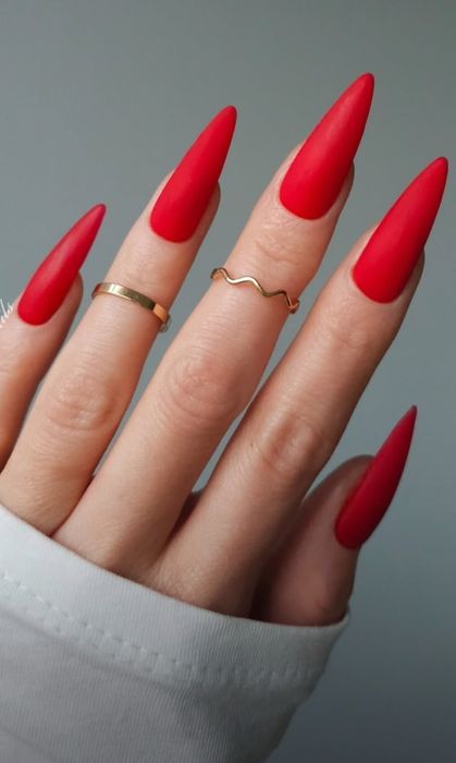 Маникюр, наращивание ногтей.