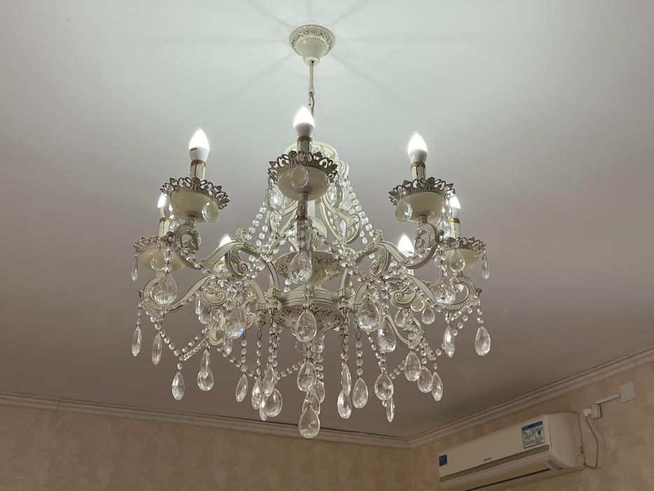 Продаются люстры