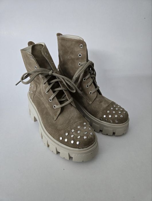 Vand urgent afacere la cheie- incaltamine/marochinarie