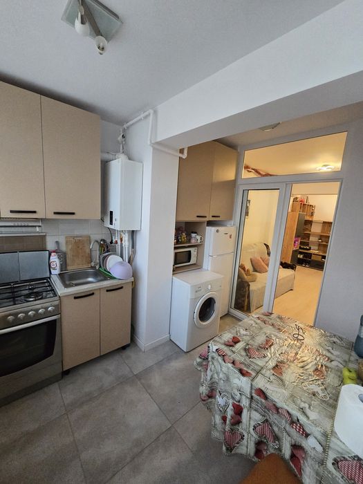 Închiriez apartament 2 camere tip studio, cu loc de parcare inclus, bloc nou, metrou berceni