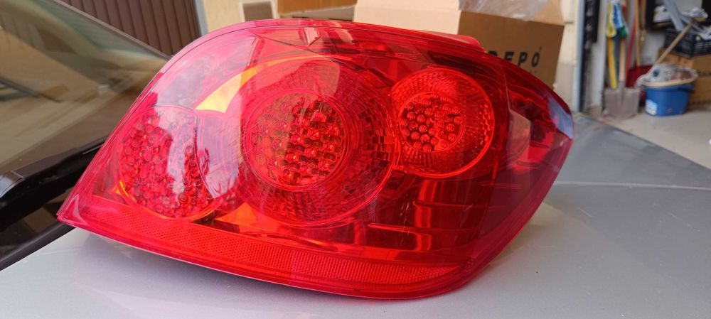 Десен стоп за Пежо 307