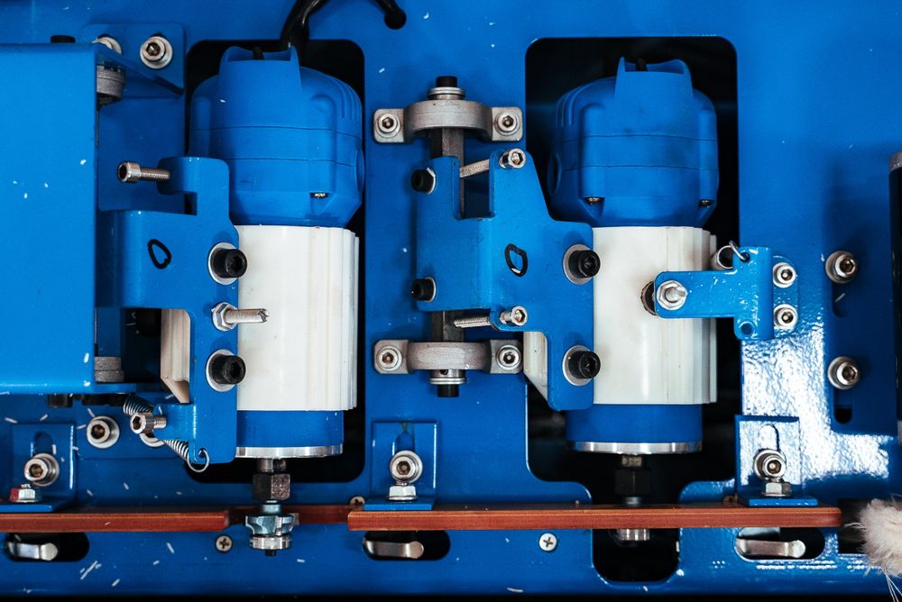 Полуавтоматический кромкооблицовочный станок DM-111