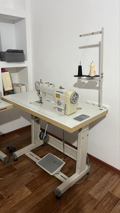 Швейная машинка JACK