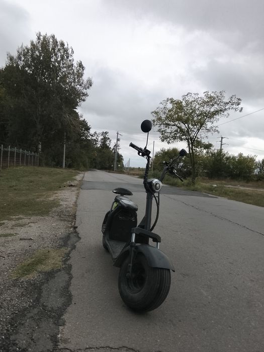 Vând scuter electric electric are ars controlarul și bordul in rest merge tot  îl vând urgent nu mai am ce face cu el
