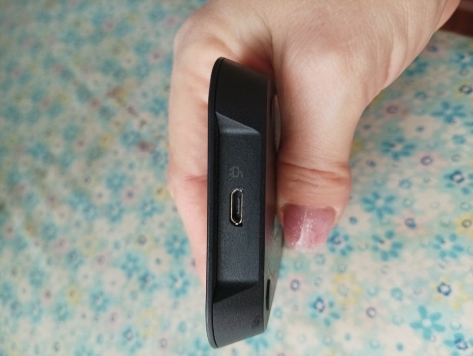 Зарядное устройство для съёмных аккумуляторов.,HTC