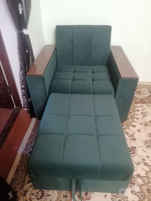 Yangi divan ishlatilmagan