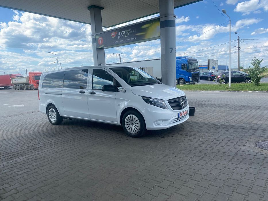 Inchiriere auto Autocare, Microbuze, Van 8 locuri