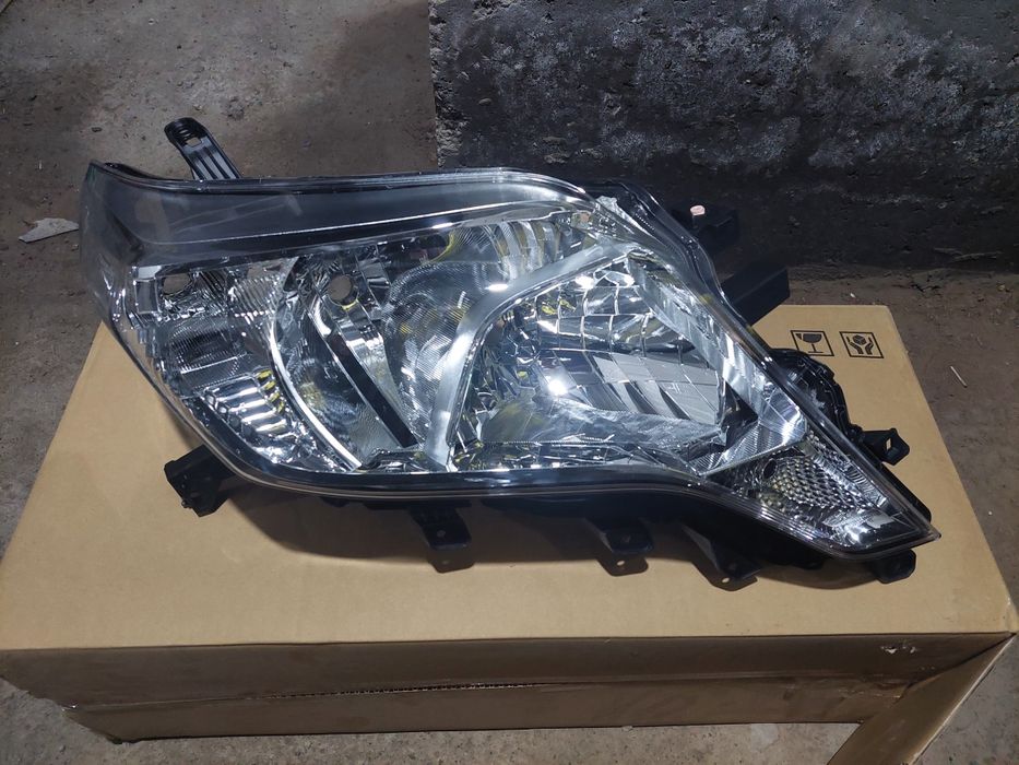 Продам фару на прадо