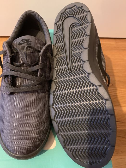 Pantofi sport Nike (marime 42,5)