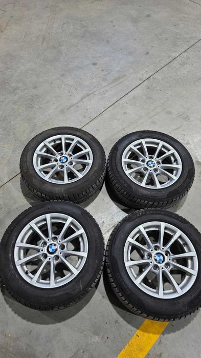 Set 4 jante originale BMW + anvelope iarnă Pirelli Sottozero 3