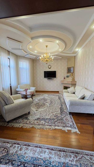 Сдается участок на Метро Буюк Ипак Йоли 2 дома в одном участке 6 сотки