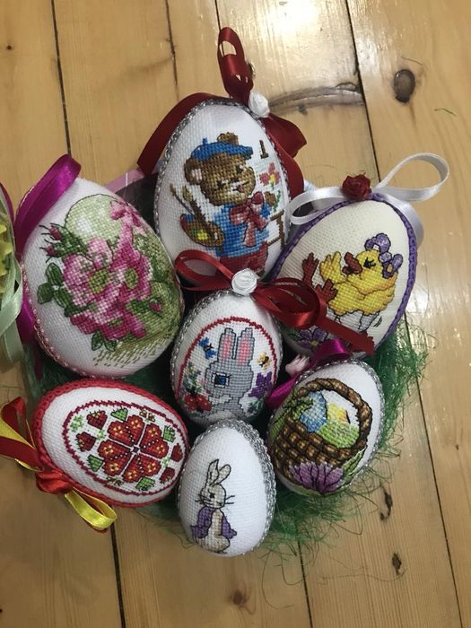 Ръчно бродирани яйца