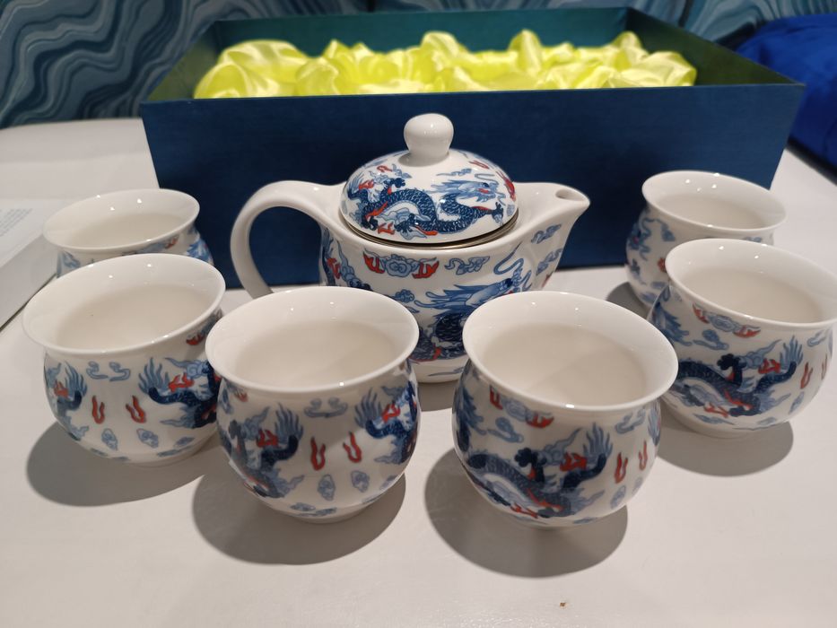 Китайский фарфоровый сервиз.