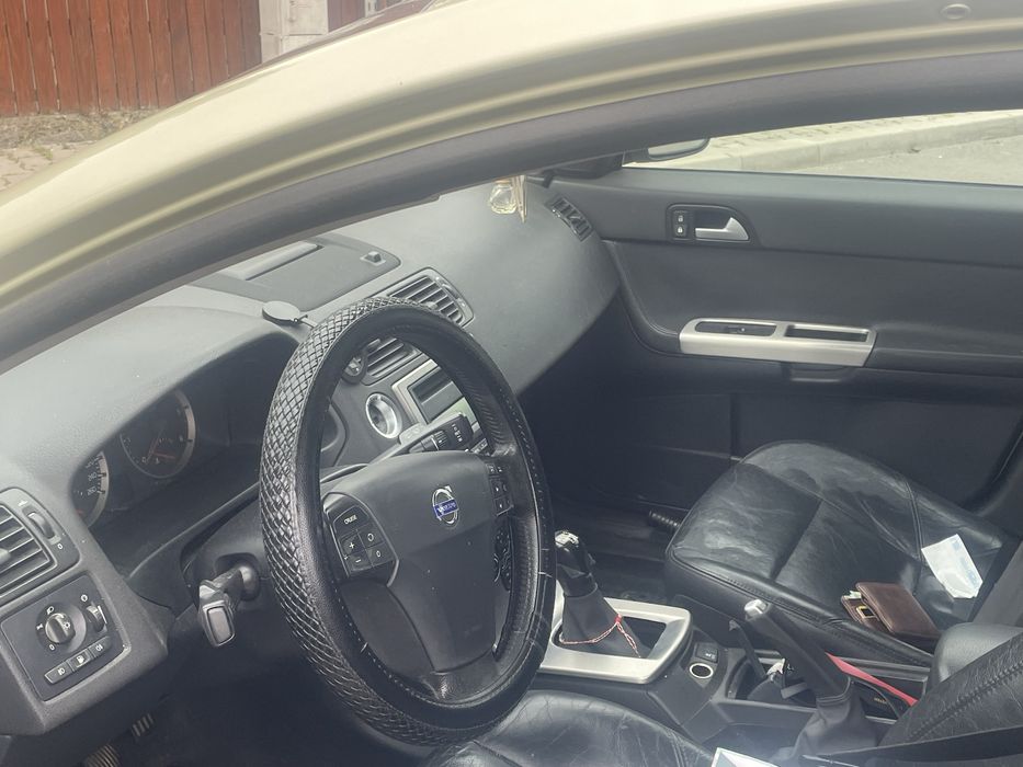 Doar schimb cu audi a 4 b8 sau b7 ofer diferenta