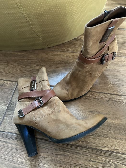 Кафеви ботуши 39р-черниСандали 39 р-35 лв