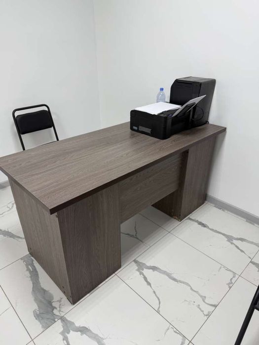 Продам шкаф и стол