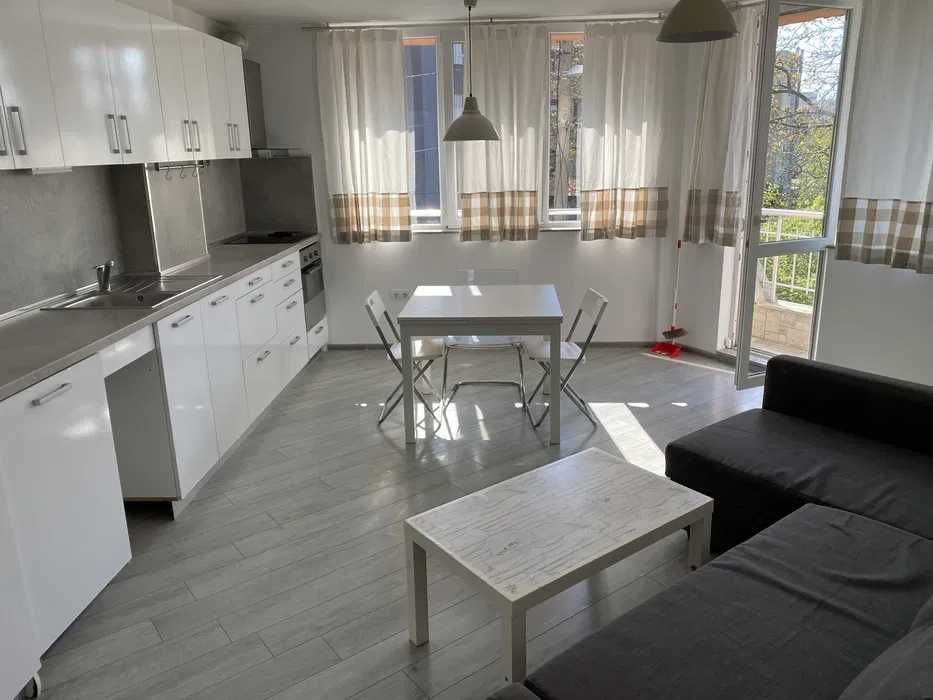 Двустаен имот в кв.Люлин център