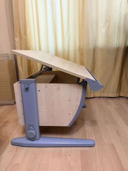 Растущий стол и стул