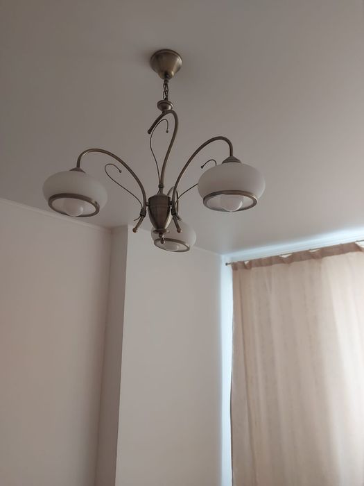 Продам две люстры, с лампами по 7 тыс.