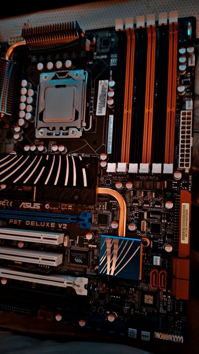 Vând placa de baza Asus PGT DELUXE V2  cu procesor I7 920