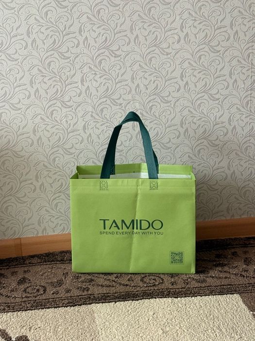 Продам кроссовки женские