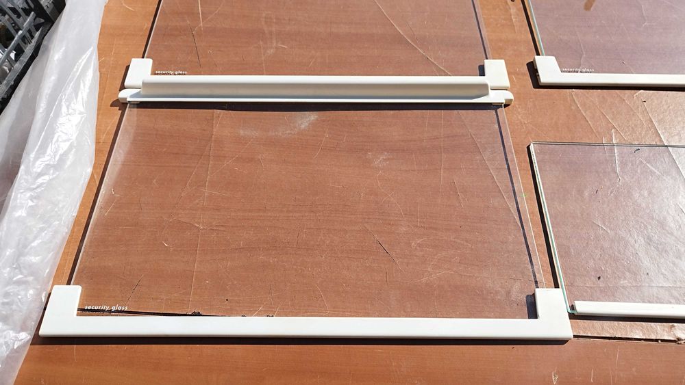 Стъклени рафтове за хладилник 2+1бр 47,5 /30,5см safety glass и решетка