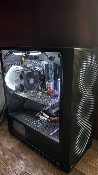 Корпус для ПК + 5 кулеров + контроллер с пультом