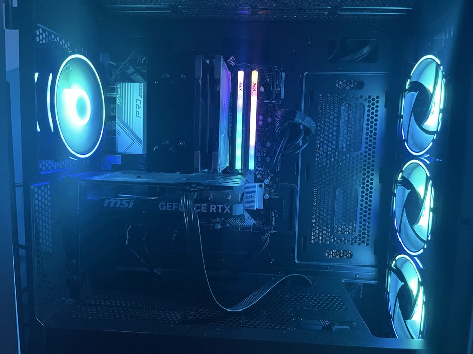 Настолен Компютър - GPU 4060 ti -  CPU i7 12700 - 32gb RAM