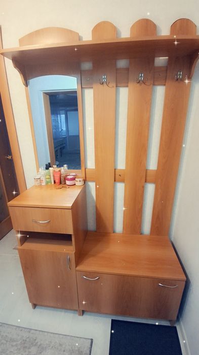 Продам  прихожую .