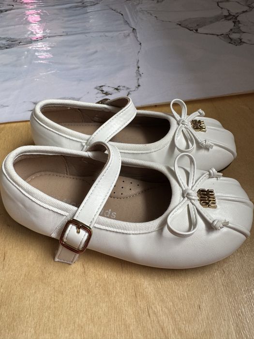 новые туфли 28размер