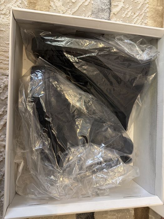 Зимняя обувь в размере 37 для худых ног