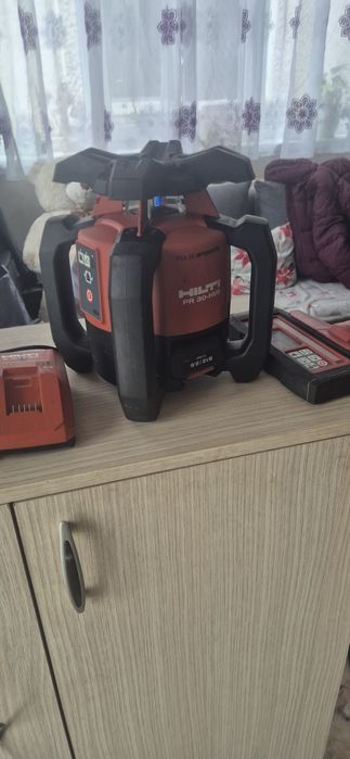 Nivelă laser Hilti pr 30 hvs