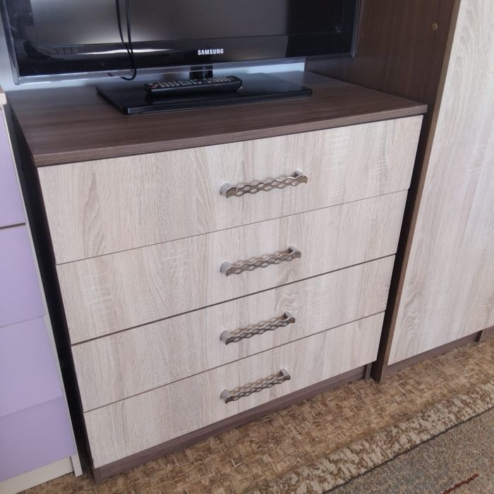 Комплект мебели: кровать, шкаф и полка в отличном состоянии