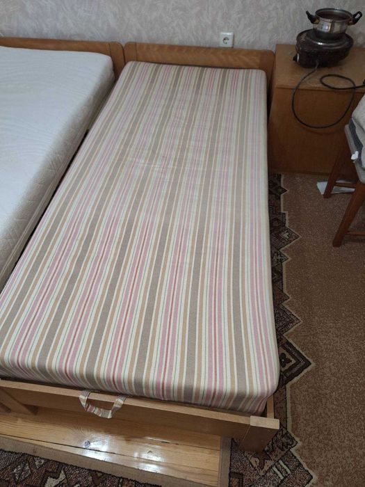 Два броя легла и матраци