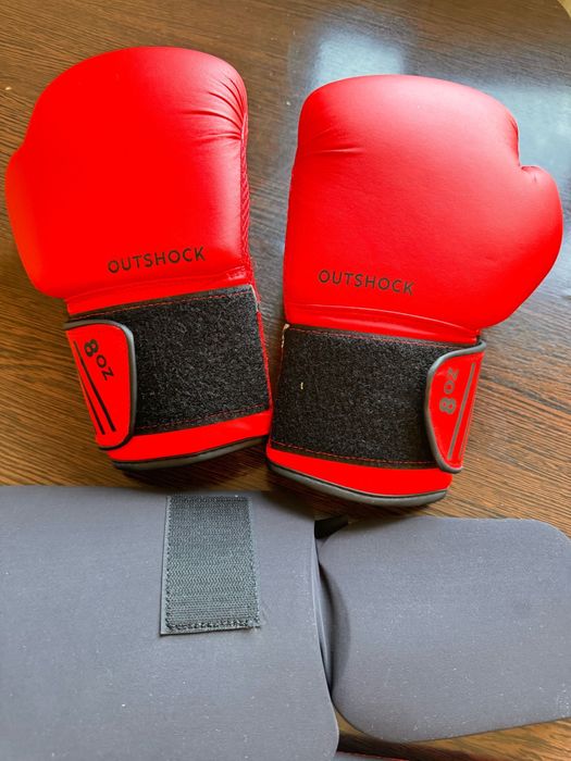 Mănuși box/kickbox mărimea 8 + protecții tibie kickboxog copii