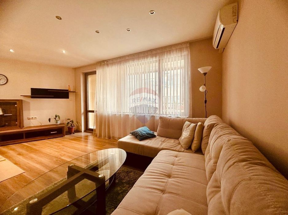 Продава се Тристаен апартамент в Варна, Гранд Мол Варна - 100 кв.м за 2590 €/кв.м - Снимка #3